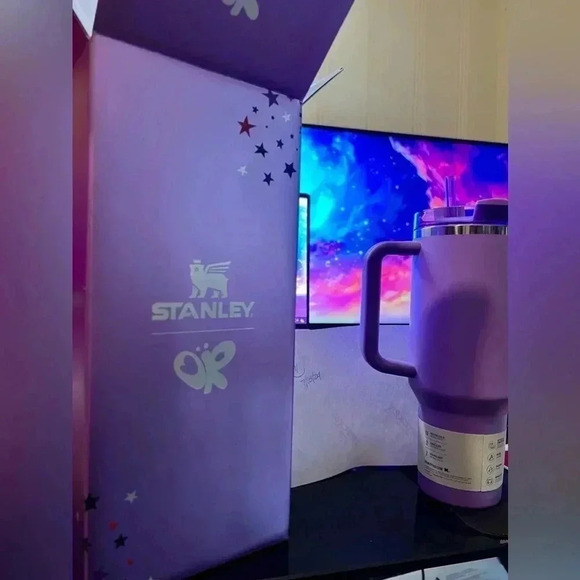 Olivia Rodrigo Stanley 40 oz Tumbler - Limited Edition - JUST RECEIVED 7/18/24 - Picture 5 of 12